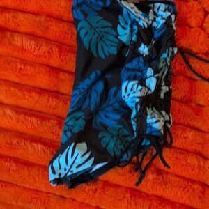 Black & Blue Tropical Leaf Lace-Up Swimsuit Bottoms